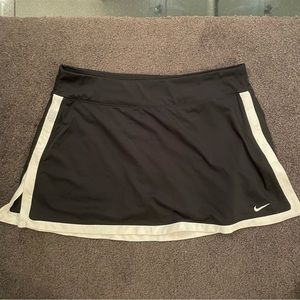 Women’s Nike Tennis Court Skirt Black and White Medium